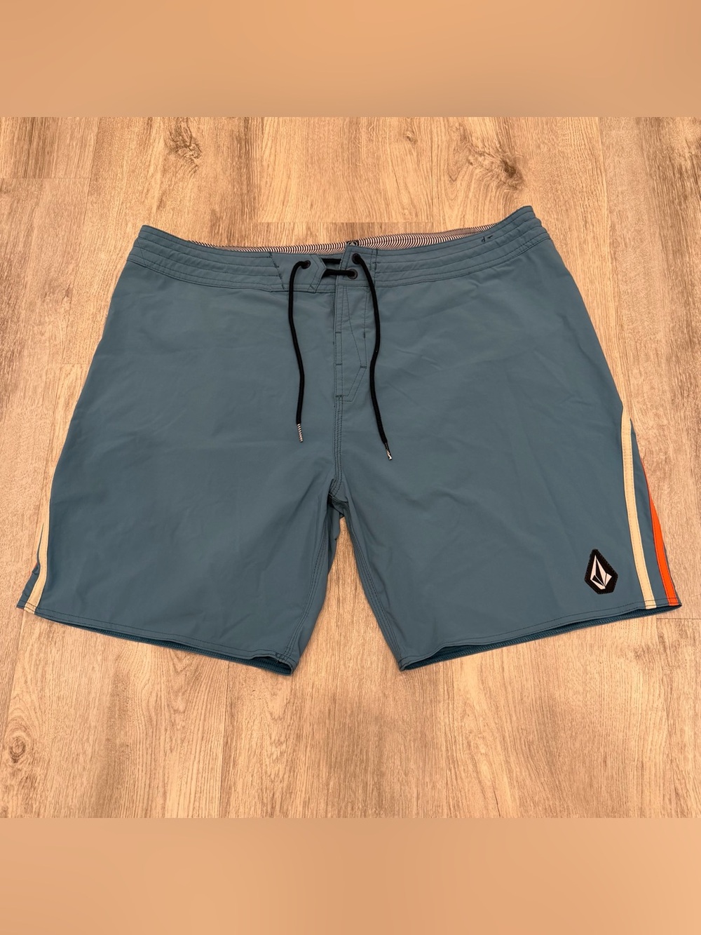NWOT Volcom Board Shorts Size 38 Blue Surf Swim Beach Shorts